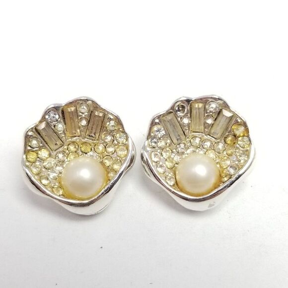 Vintage Shell Shape Rhinestone Clip On Earrings, Faux Pearl, Retro 50s Style - Picture 1 of 7